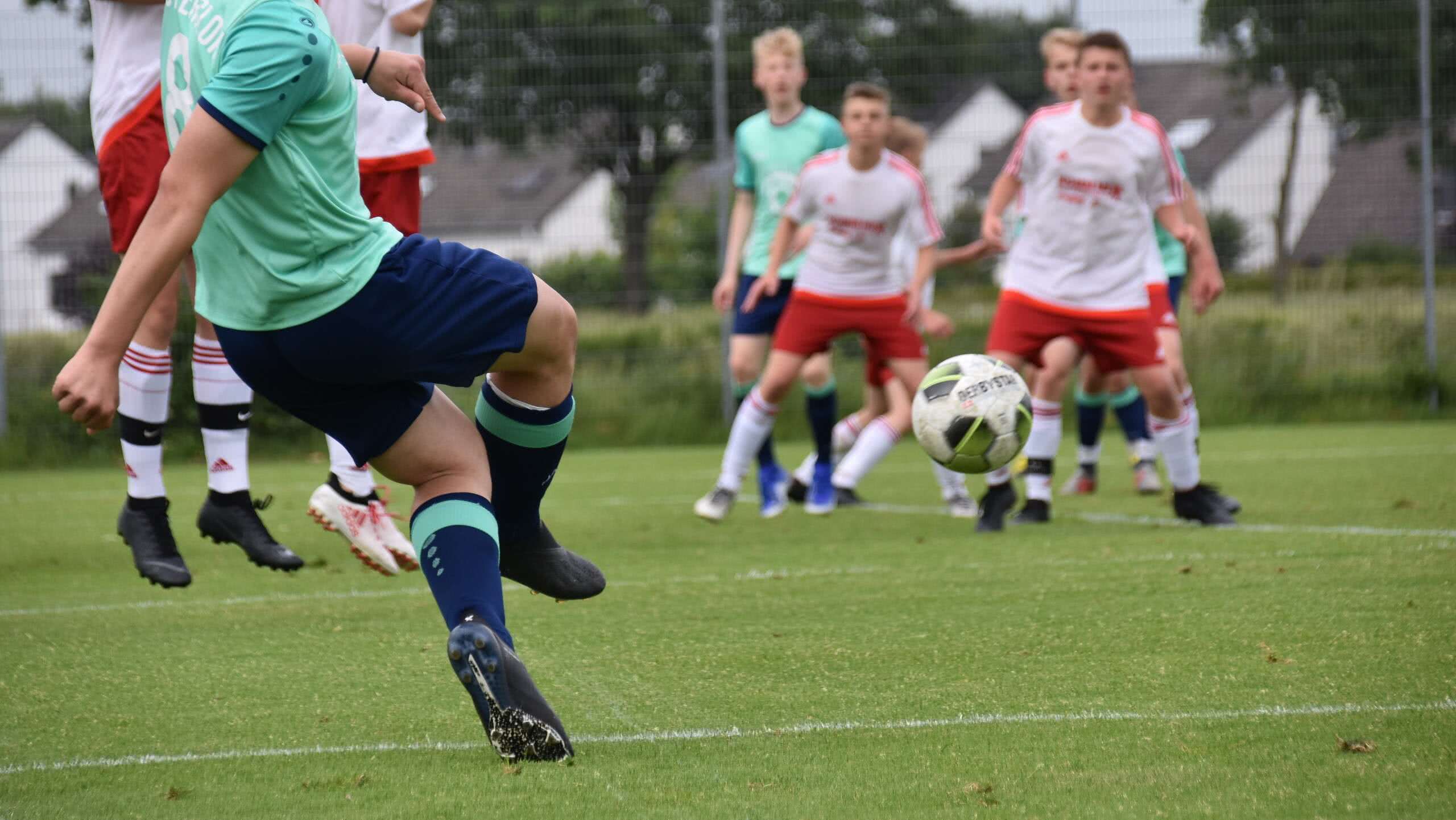 Feature Jugendfußball Schuss